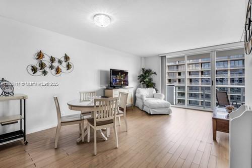 Foto del edificio - 9195 Collins Ave