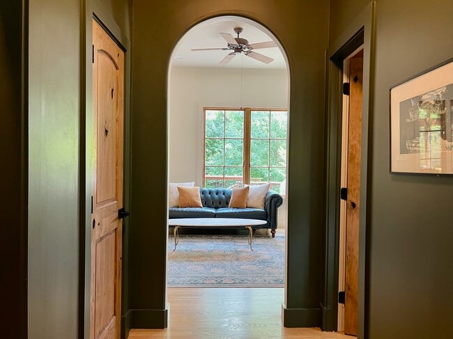 Entry Hall - 347 Ormond St SE