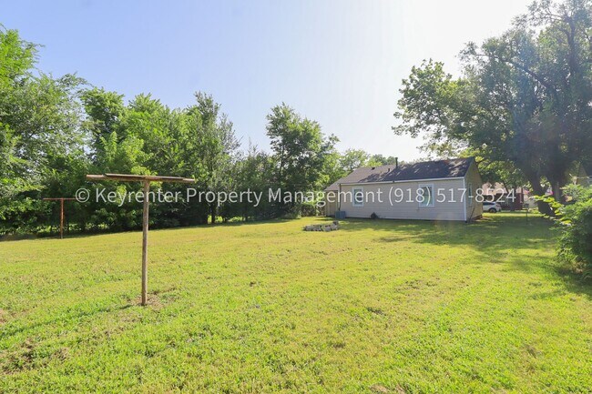 Foto del edificio - 2 Bed 1 Bath Tulsa - Move-in Ready!