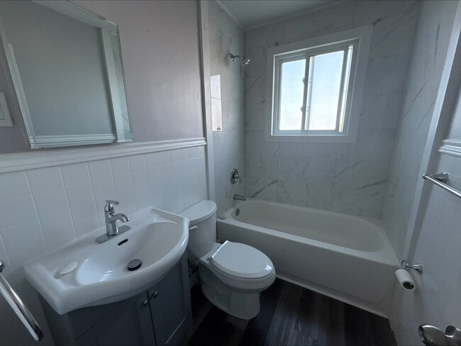 Building Photo - 441 Covert St