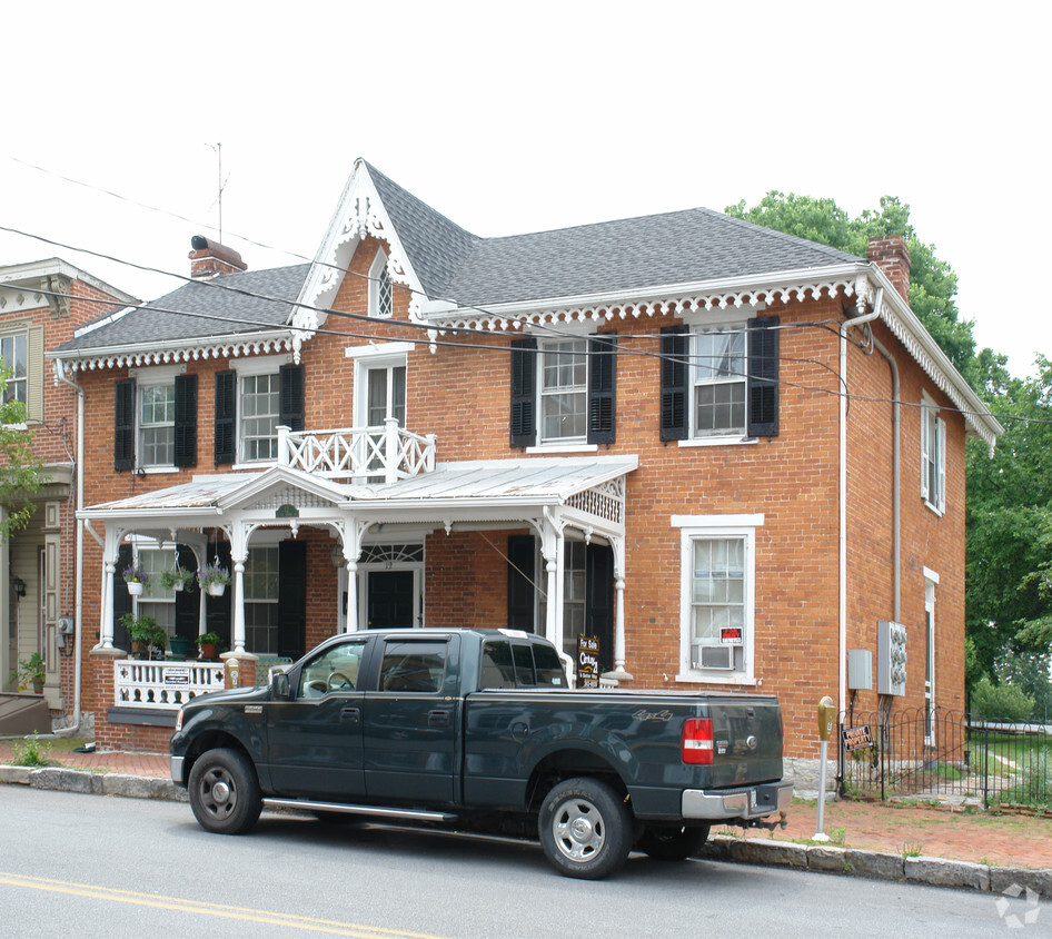 Building Photo - Hays House