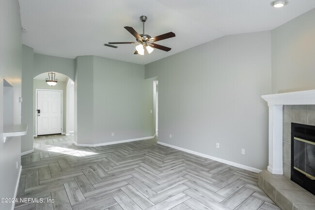 Building Photo - 861389 Worthington Dr