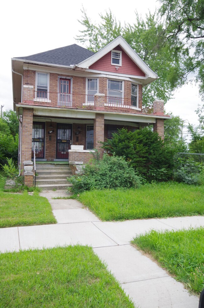 Building Photo - 646 Hague St