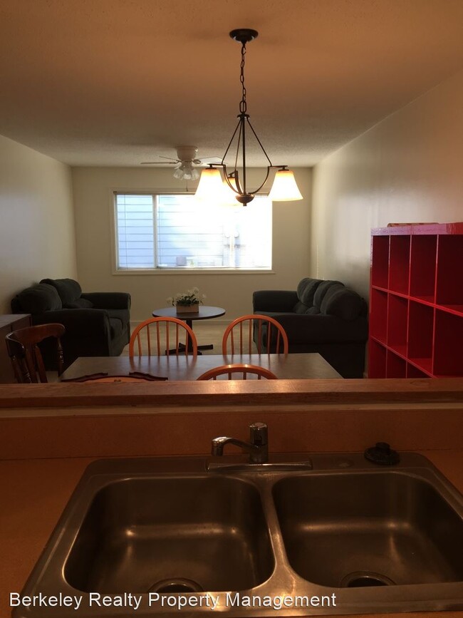 Building Photo - 2 br, 1 bath House - 1203 C-1 Jamestown Road