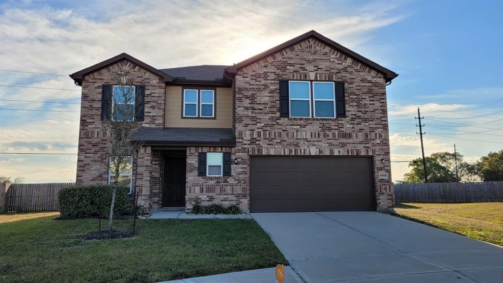 Foto principal - 5704 Bluebonnet Ln