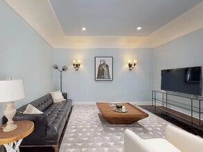 Building Photo - 216 S Orange Dr