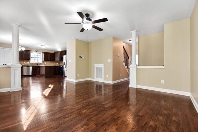 Foto del edificio - Pet Friendly Three Bedroom with Bonus!