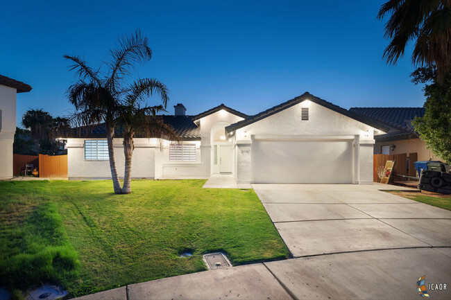 Building Photo - 2157 R Carrillo Ct