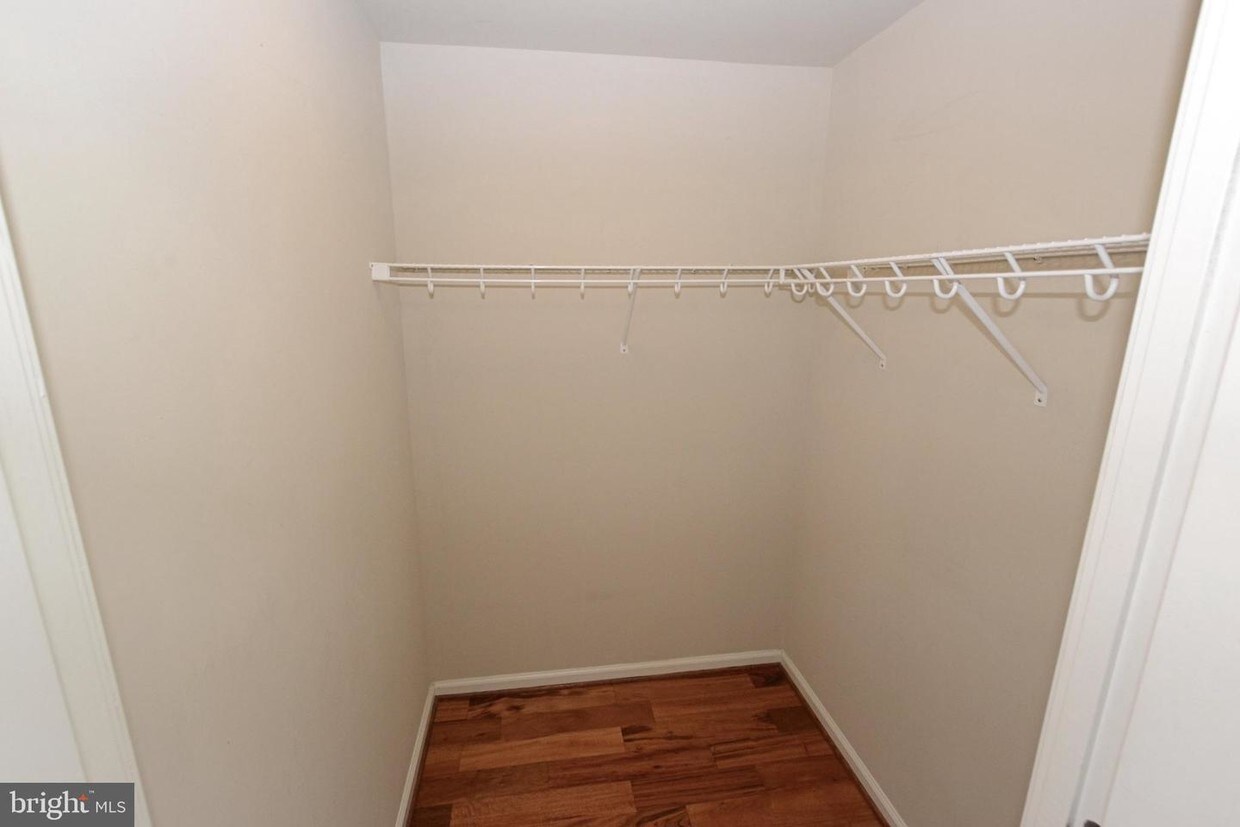 11700 Old Rd Unit 1412, North Bethesda, MD 20852 Condo for