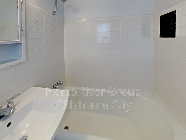 Foto del edificio - 511 NW 22nd St