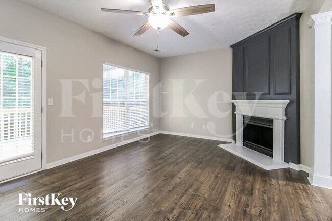 Foto del edificio - 4073 Beaver Oaks Dr