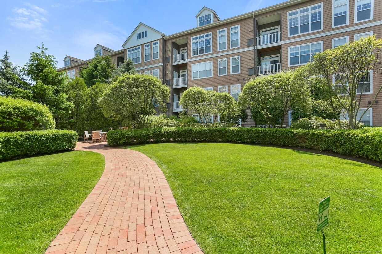 Foto principal - 850 E Main St