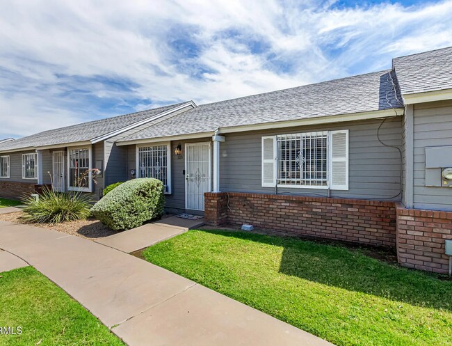 Foto del edificio - 5960 W Oregon Ave