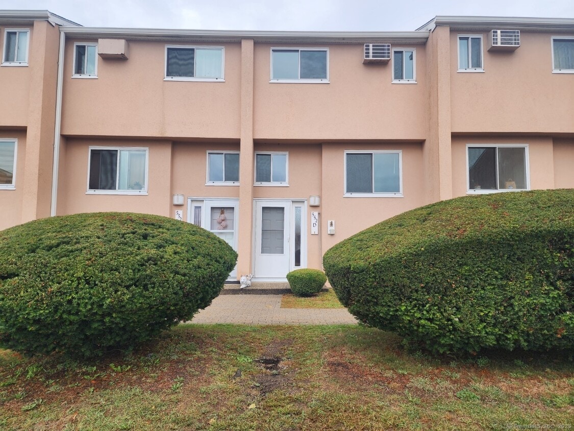 Foto principal - 552 Shennecossett Rd