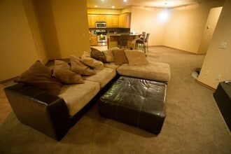 Building Photo - 1101 Golden Leaf Dr