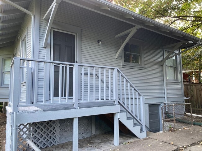 Building Photo - Charming 2 bed Bungalow