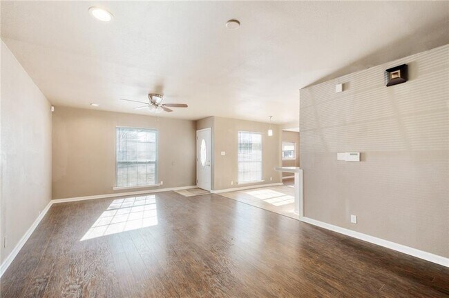 Foto del edificio - 4710 Little Hill Cir