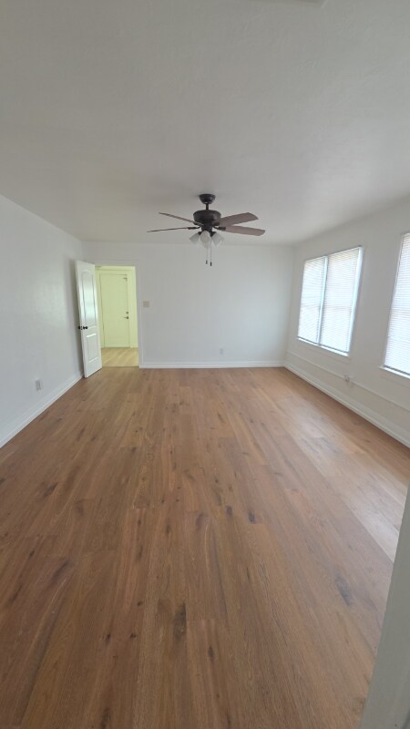 Foto del edificio - 1100 E Canal St