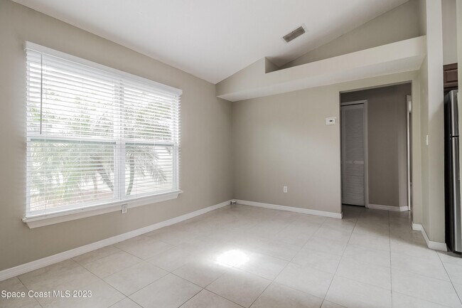 Foto del edificio - 370 Dandurand St SW