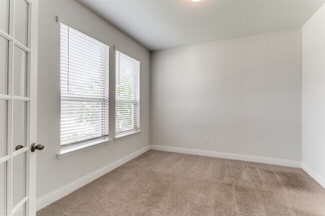 Foto del edificio - 3701 Trillium Dr