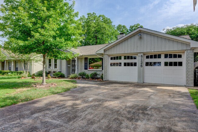 Foto del edificio - 6126 Rena St