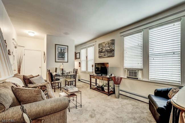 Foto del edificio - 12 Kirkwood Pl