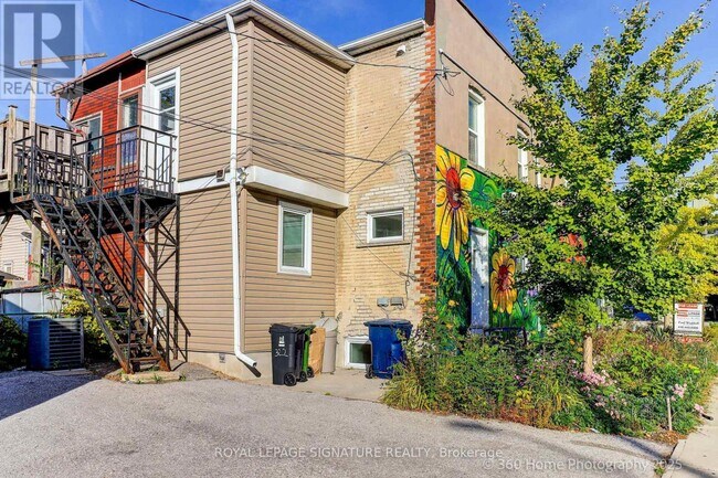 Photo du bâtiment - 322 Silver Birch Ave