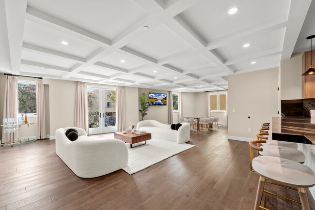 Building Photo - Chateau Century