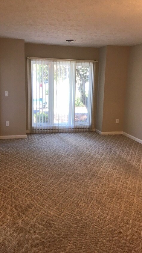 Primary Photo - 1 Bedroom Condo in the Desirable Cobblesto...