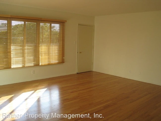 Building Photo - 7141 De Longpre Ave