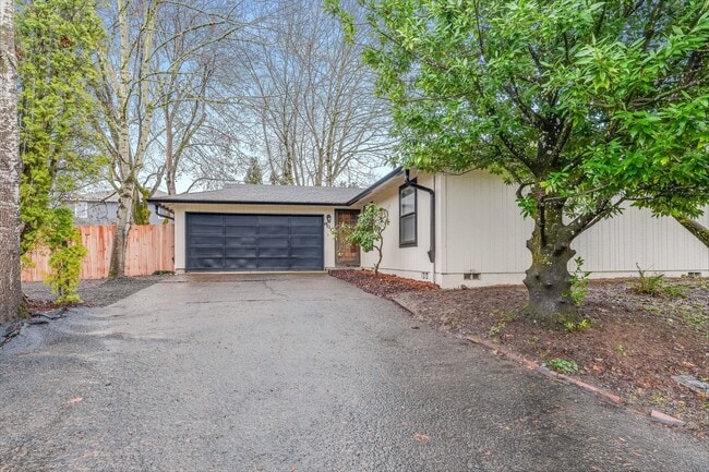 NEW REMODEL ~ Beautiful 3 Bed, 1 Bath Rental Home in Milwaukie! - NEW REMODEL ~ Beautiful 3 Bed, 1 Bath Rental Home in Milwaukie!