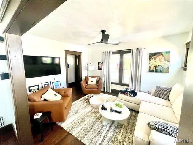 Foto del edificio - 141 Parkwood Ave