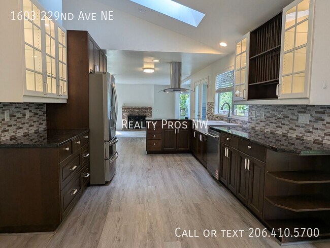 Foto del edificio - 1603 229th Ave NE