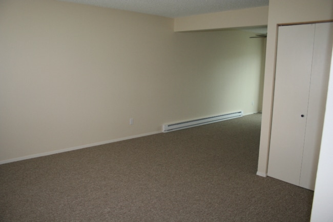 Building Photo - 725 Waverly Pl