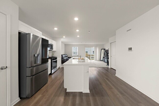 Building Photo - 1561 Sequoia Wy