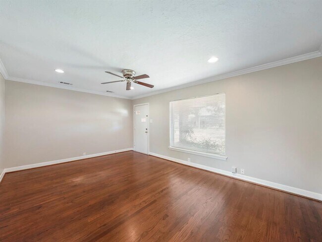 Foto del edificio - 1115 W 31st St