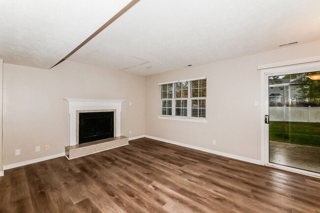 Building Photo - 7735 Bayridge Dr
