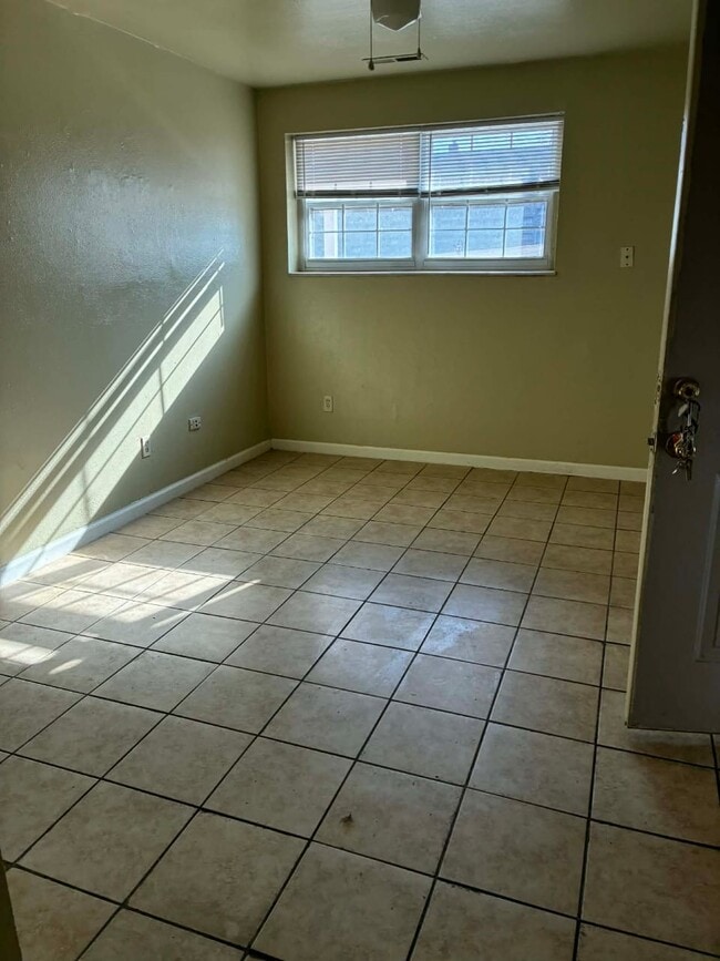 Building Photo - 1170 Grand Terrace Dr