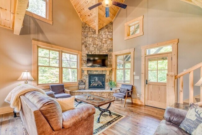 Foto del edificio - 111 Watkins Farm Rd