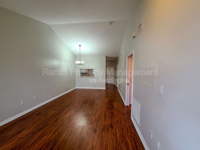 Foto del edificio - 8513 Bernwood Cove Loop