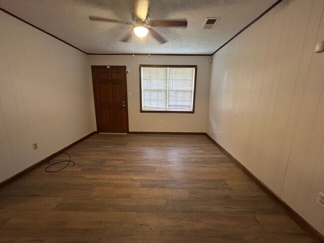 Foto del edificio - 610 Cottonwood Dr