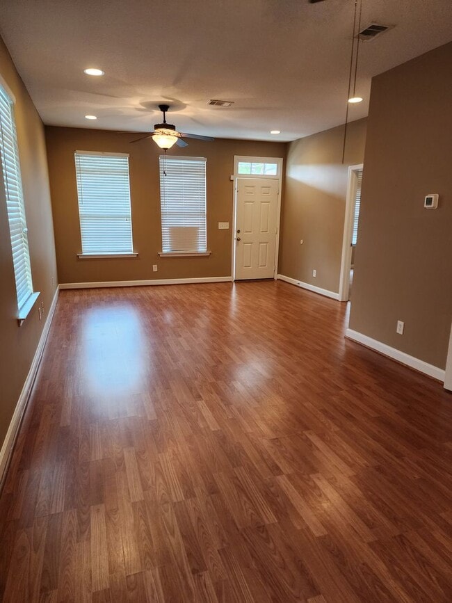 Building Photo - 122 Governors Blvd