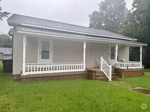 Building Photo - 709 E Joyner St
