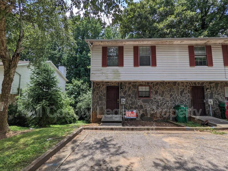 Primary Photo - 907 S Indian Creek Dr