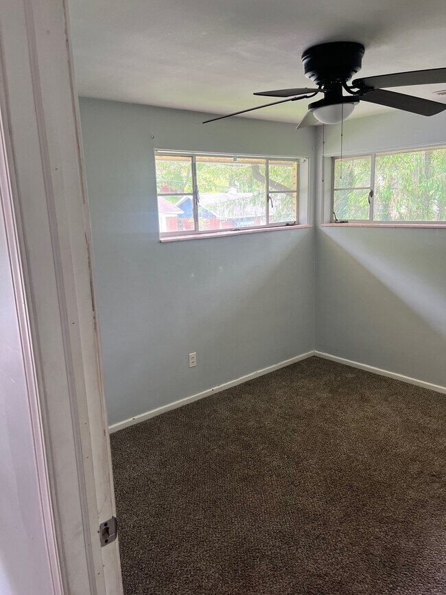 Building Photo - 148 Kramer Dr