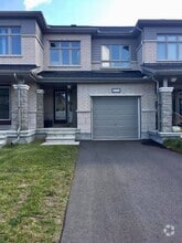 Building Photo - 616 Parade Dr