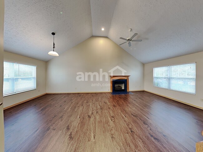 Foto del edificio - 5213 Echelon Dr