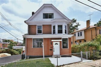 Building Photo - 604 Chislett St