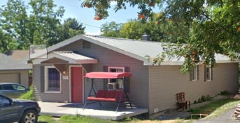 Building Photo - 257 N Cedar St