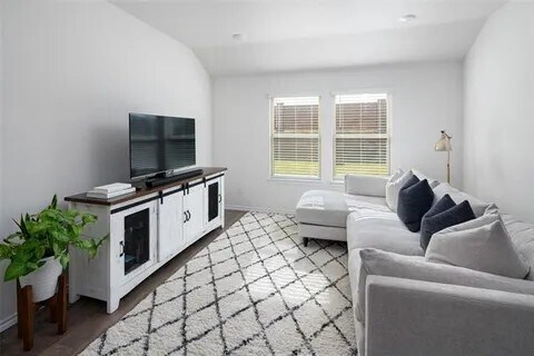 Foto del edificio - 8016 Gallup Ave